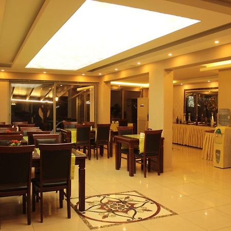 קיירניה Life Hotel מראה חיצוני תמונה